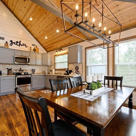 Convenient Romantic Hot Tub Bbq 3-Night Special! Broken Bow Exterior photo