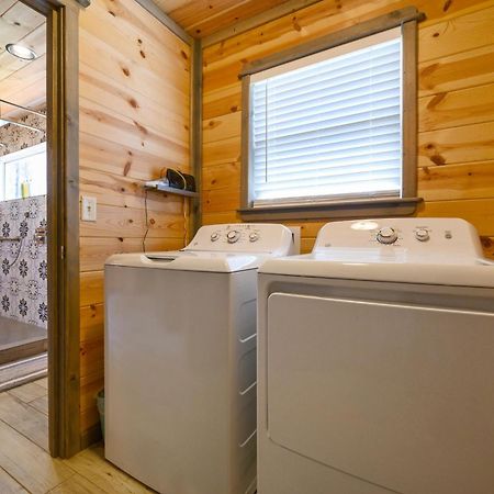 Convenient Romantic Hot Tub Bbq 3-Night Special! Broken Bow Exterior photo