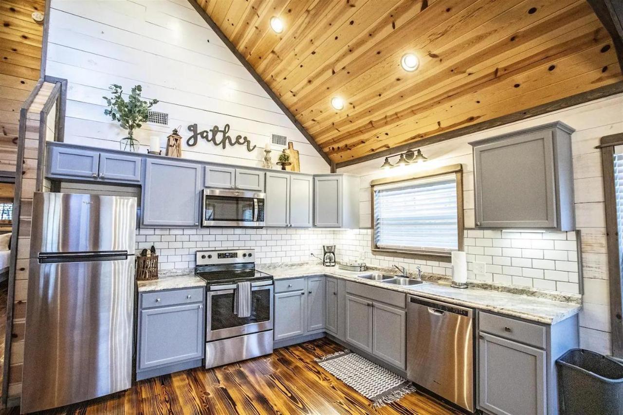 Convenient Romantic Hot Tub Bbq 3-Night Special! Broken Bow Exterior photo
