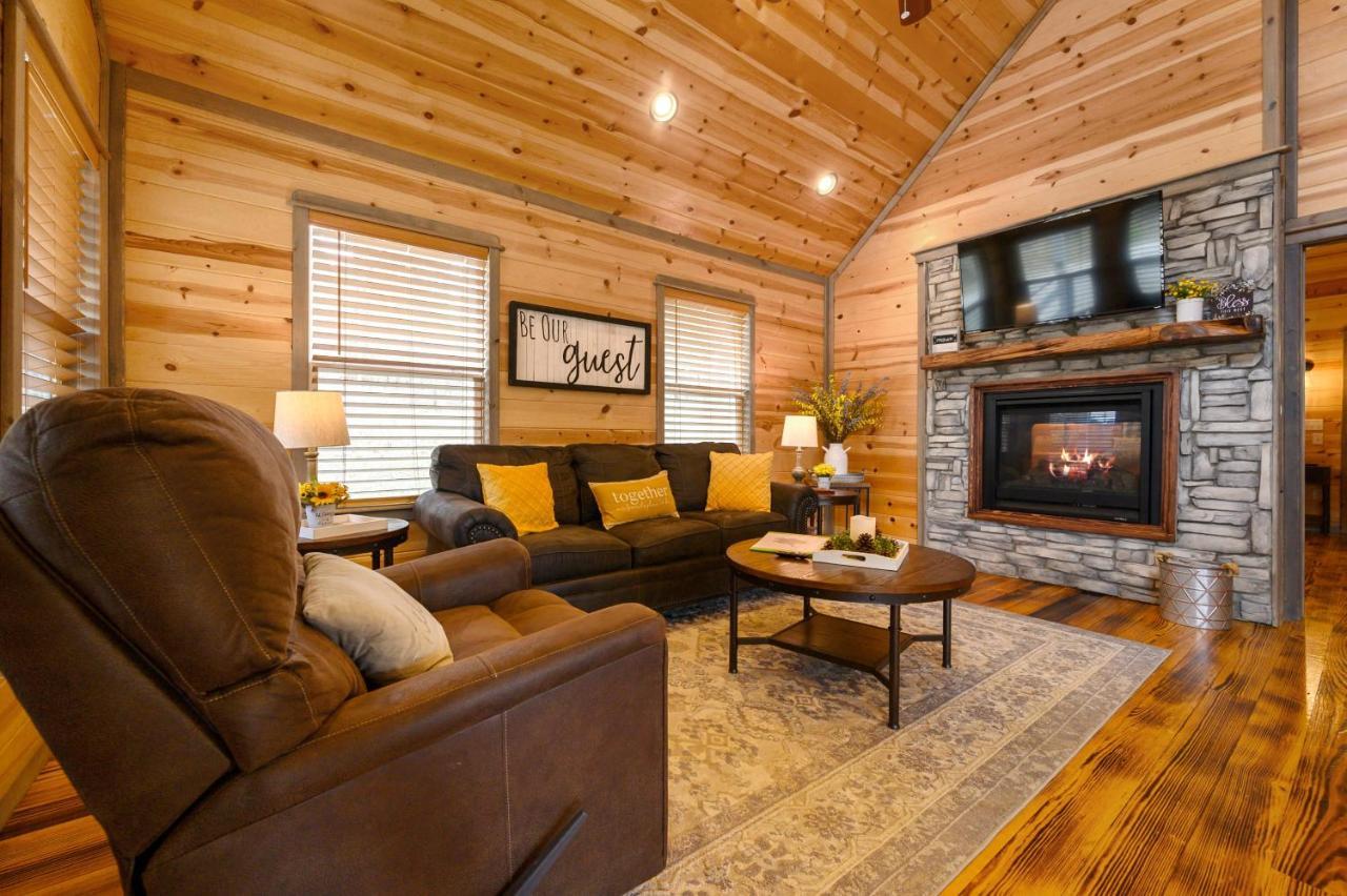 Convenient Romantic Hot Tub Bbq 3-Night Special! Broken Bow Exterior photo