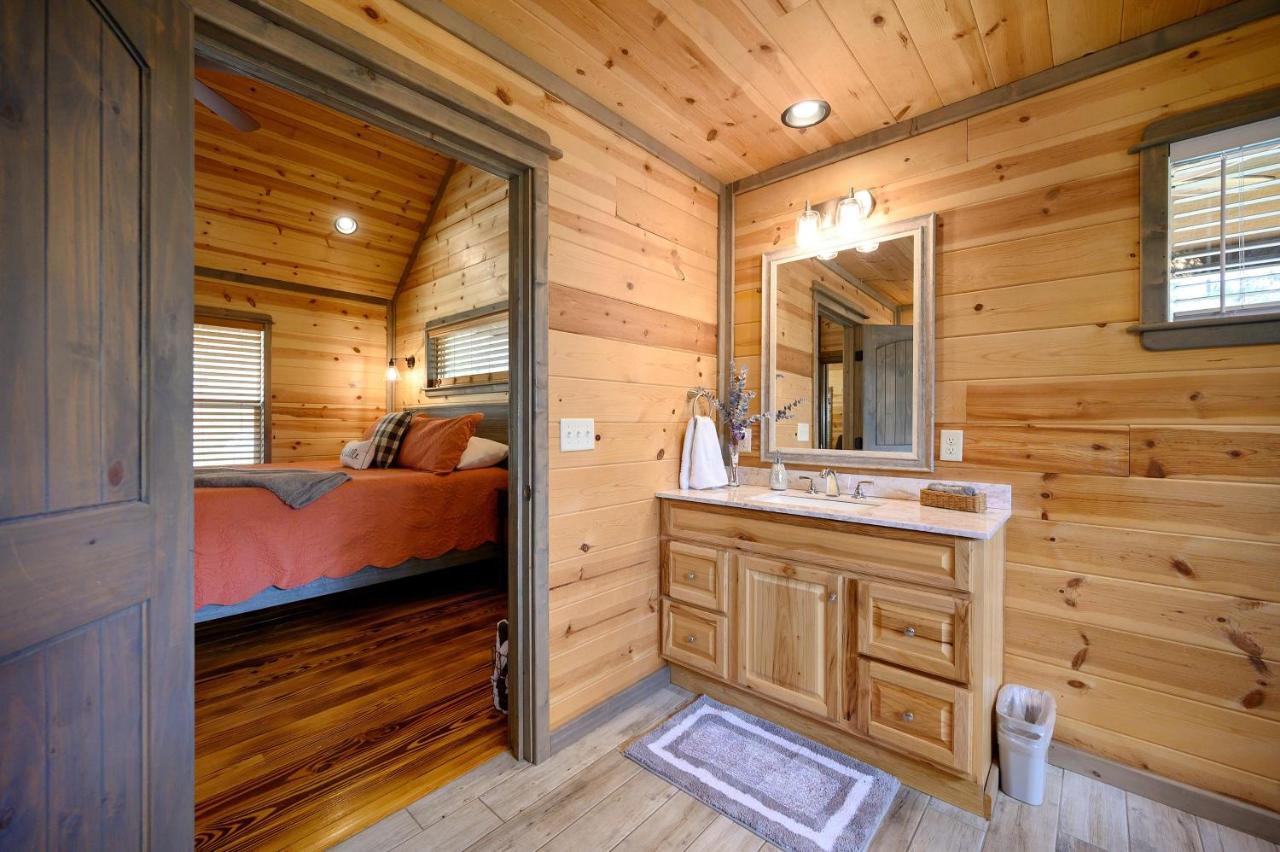 Convenient Romantic Hot Tub Bbq 3-Night Special! Broken Bow Exterior photo