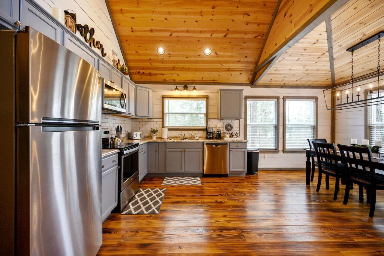 Convenient Romantic Hot Tub Bbq 3-Night Special! Broken Bow Exterior photo