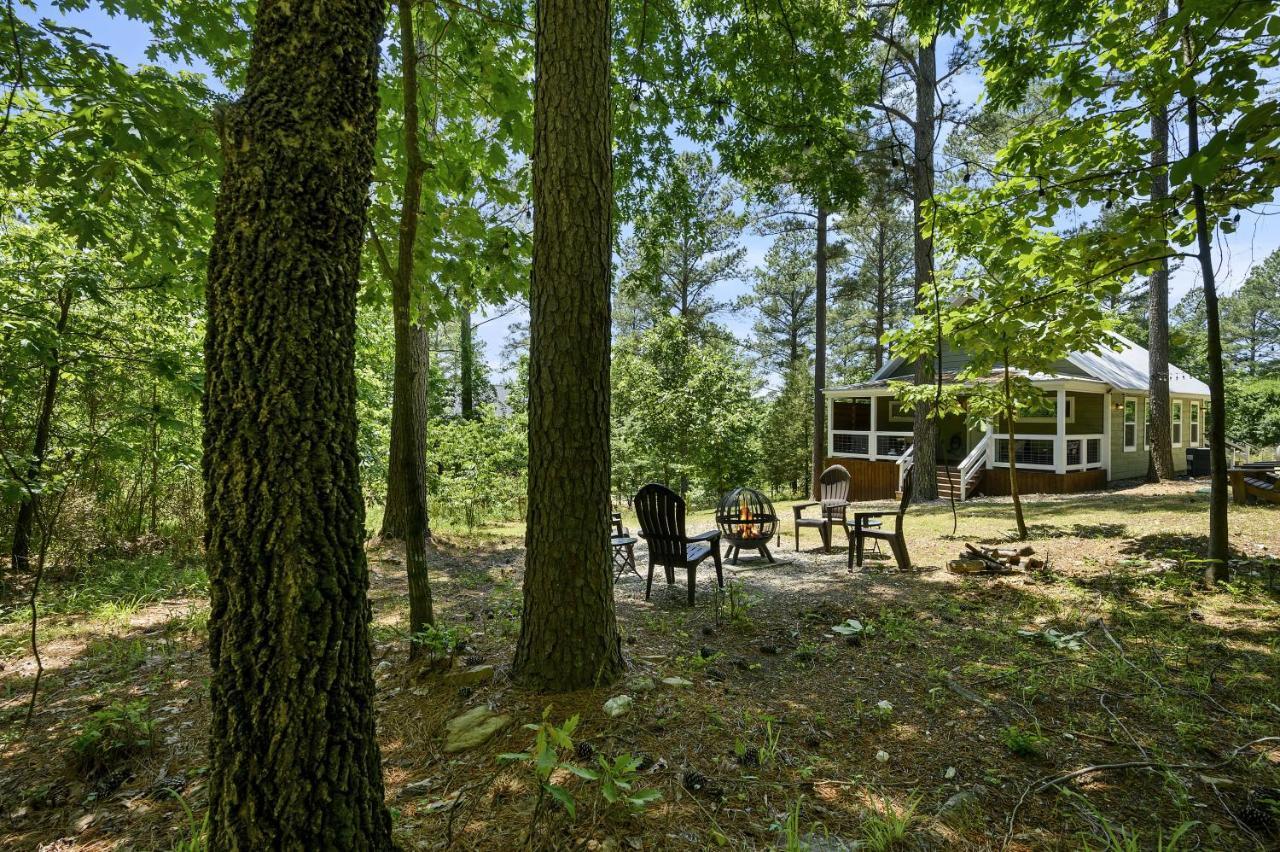 Convenient Romantic Hot Tub Bbq 3-Night Special! Broken Bow Exterior photo