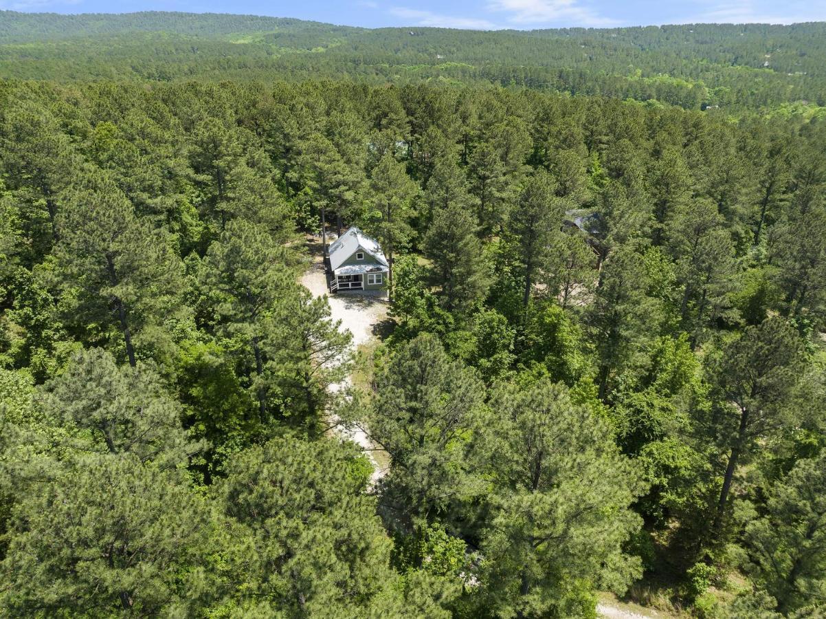 Convenient Romantic Hot Tub Bbq 3-Night Special! Broken Bow Exterior photo